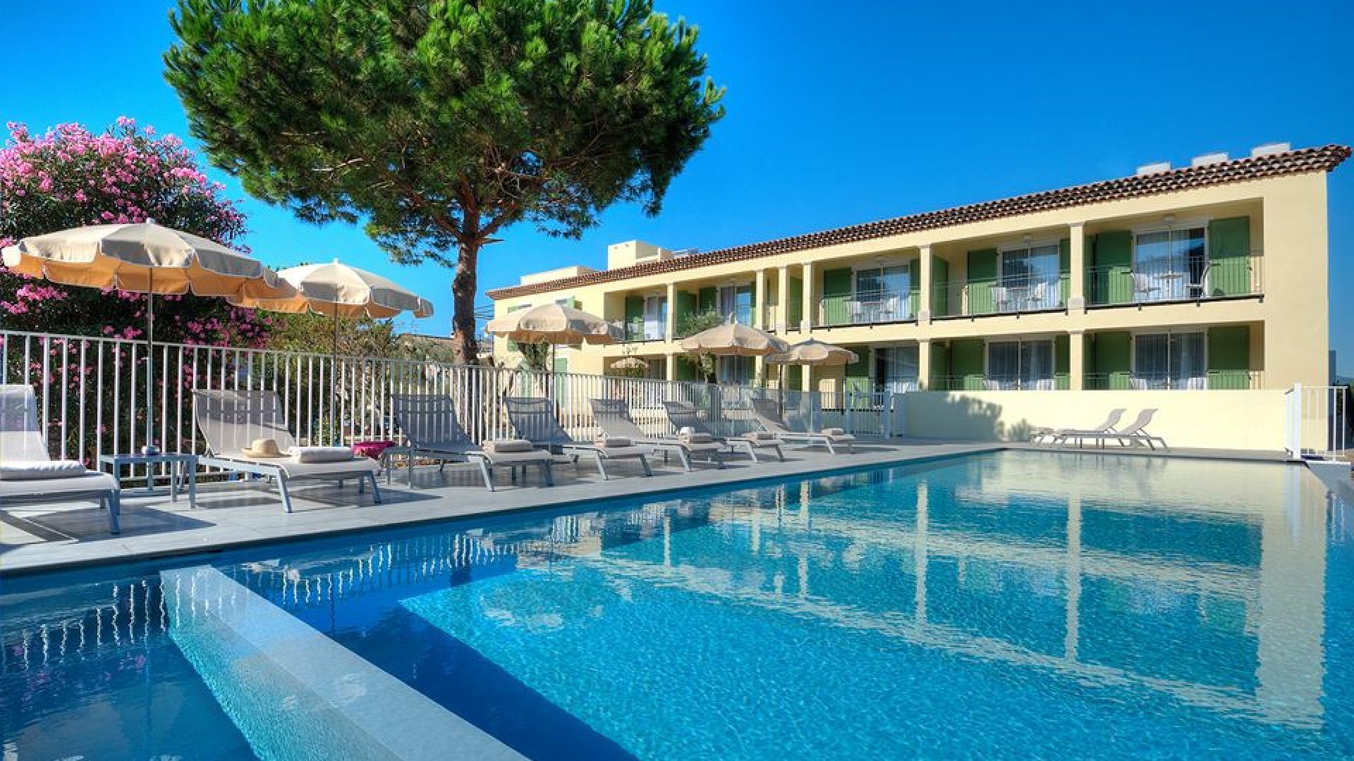 Weekend Romantique avec Massages Duo 60 min dans un hôtel de charme à Cannes